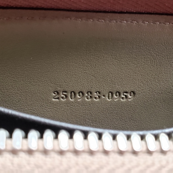 Gucci Genuine Crocodile Zippy Card Case - Picture 6 of 8
